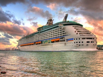 rcl-cruise-ship